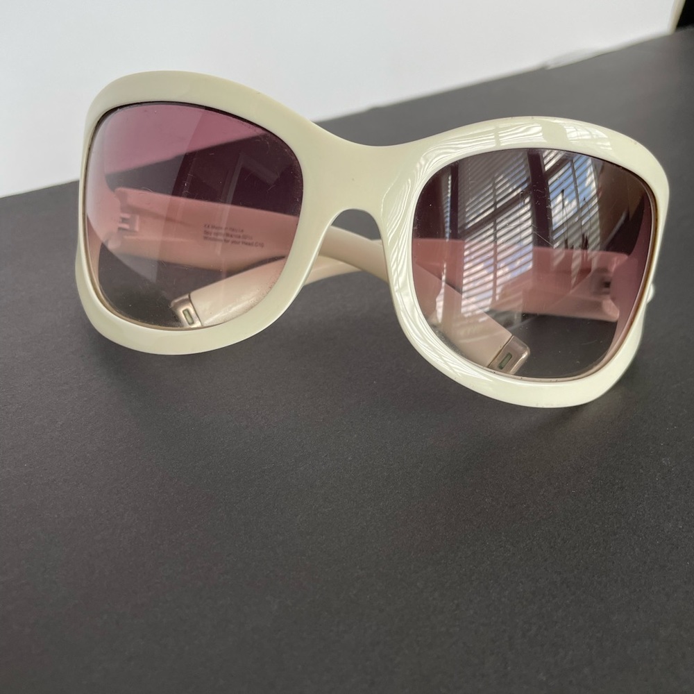 Spy optics Bianca Sunglasses mark a return to 1950s hollywood glamour!
